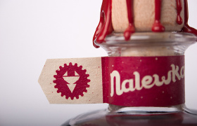 古香古色的Nalewka艺术酒瓶包装设计