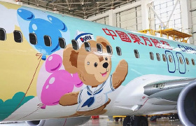 迪士尼×东方航空：达菲主题飞机高萌来袭！