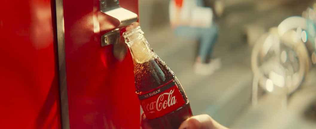 《复联4》上映，你与超级英雄之间只差一瓶可口可乐