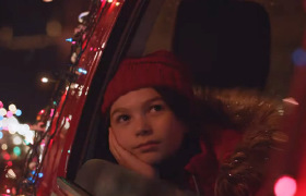 梅西百货圣诞暖心广告：谁说女孩不能成为圣诞老人？