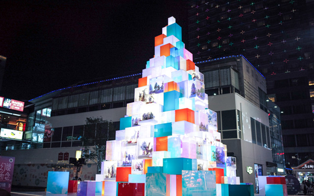 大宁国际广场2019圣诞树，是195个会变的奇妙盒子
