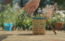 圣克鲁斯自行车“微型”广告，好绝！