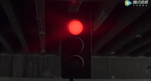 MINI的这支等红灯广告，是让人抓心挠肝的100秒！