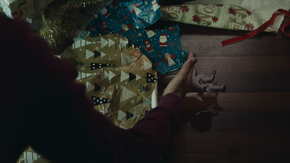 英国纸巾品牌圣诞短片：混乱的一天